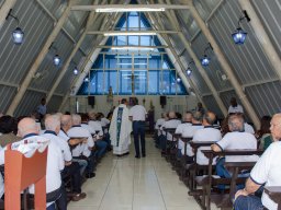 06. Chegada na Escola e Missa