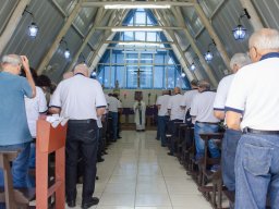 13. Chegada na Escola e Missa