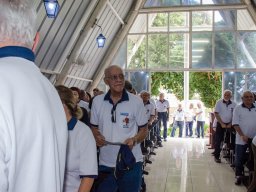 34. Chegada na Escola e Missa