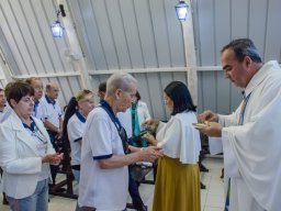 38. Chegada na Escola e Missa