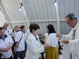39. Chegada na Escola e Missa