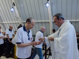 46. Chegada na Escola e Missa