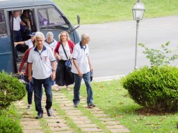 73. Chegada na Escola e Missa