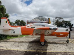 08. Aviões