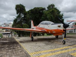 10. Aviões